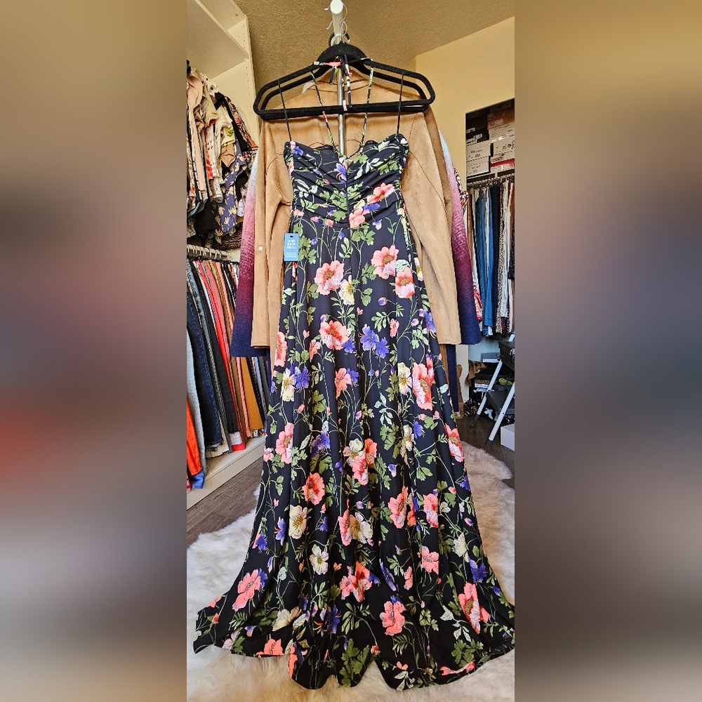 Express flower printed maxi dress. Size 2. - Picture 4 of 4